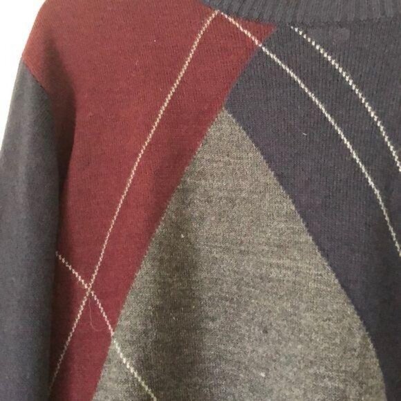 NWT Haggar Mens Argyle Long Sleeve Knit Sweater Size M Navy/Burgundy/Gray - Picture 3 of 6